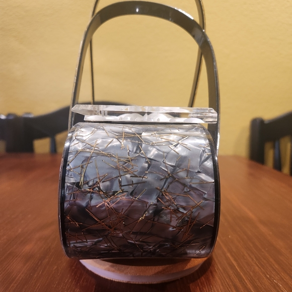 Vintage 1950s Lucite Confetti Bag carved panel top and hand strap - Picture 5 of 10